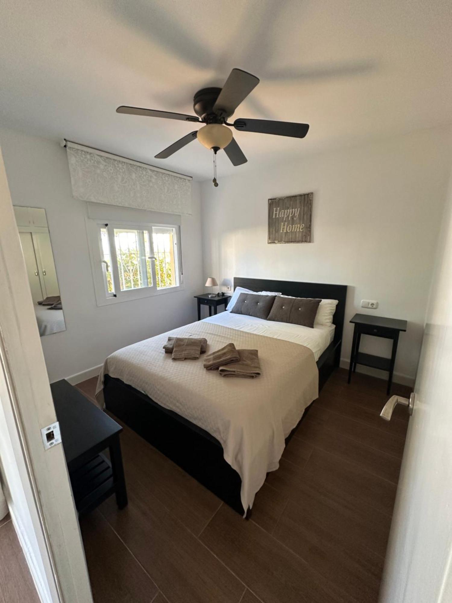 Precioso Apartamento Junto A Playa Y Con Piscina. Apartment Malaga Bagian luar foto